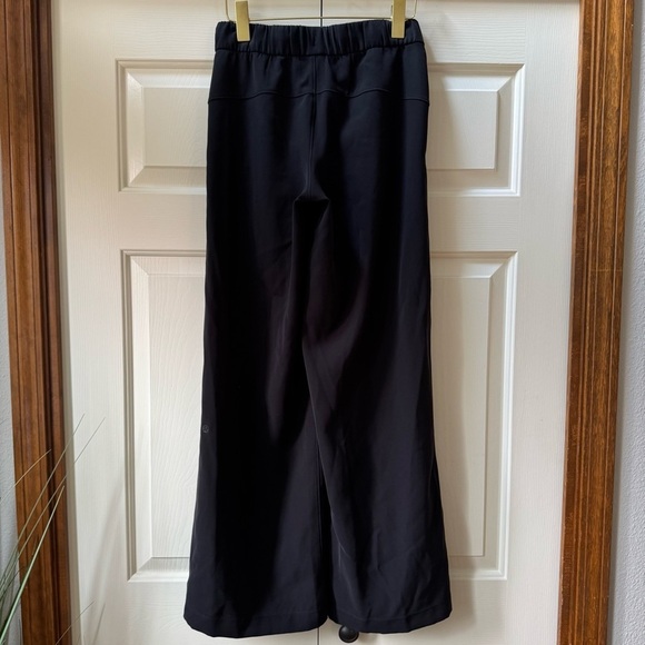 Lululemon On The Fly Wide Leg Woven Casual Pants Women’s size 4 - Picture 3 of 13